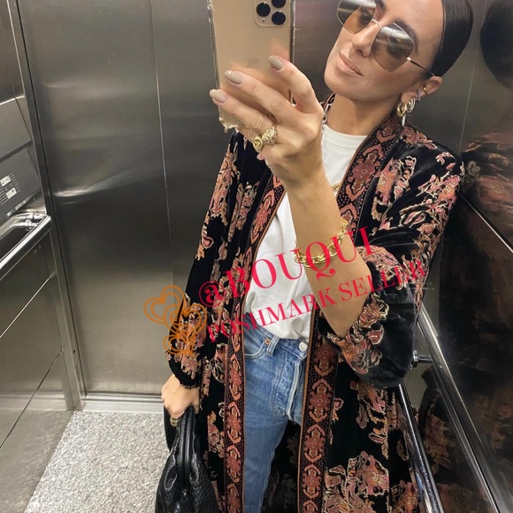 BLOGGERS FAV ZARA FLORAL PRINTED VELVET KIMONO - Picture 15 of 16